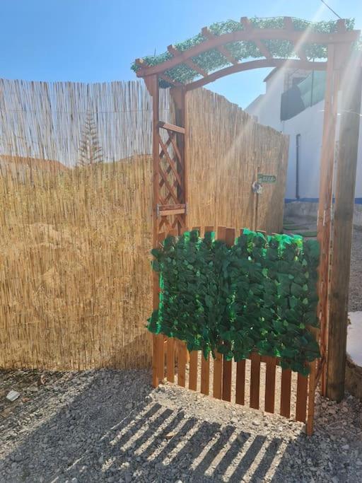 "Linda'S Guest House" Beach House With Private Patio & Hot Tub, 3 Min From The Beach Costa de Caparica Luaran gambar