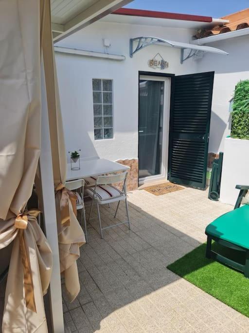 "Linda'S Guest House" Beach House With Private Patio & Hot Tub, 3 Min From The Beach Costa de Caparica Luaran gambar