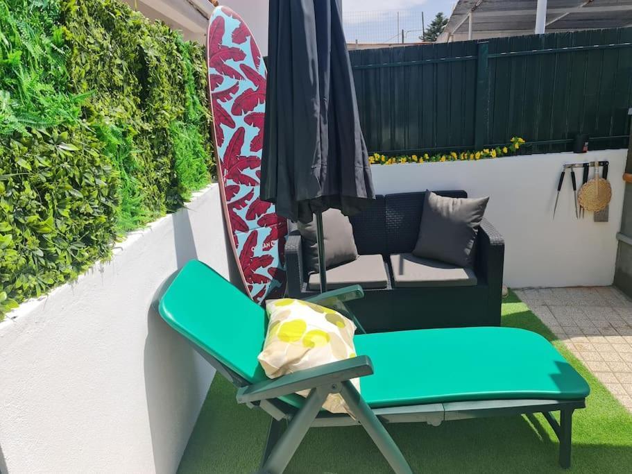 "Linda'S Guest House" Beach House With Private Patio & Hot Tub, 3 Min From The Beach Costa de Caparica Luaran gambar
